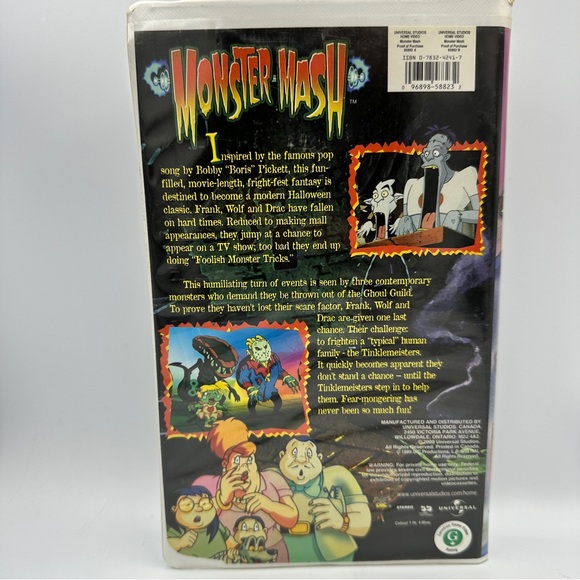 1999 MONSTER MASH VHS Universal Studios It's a Graveyard Smash! Clamshell - Picture 2 of 8